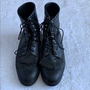 Ariat